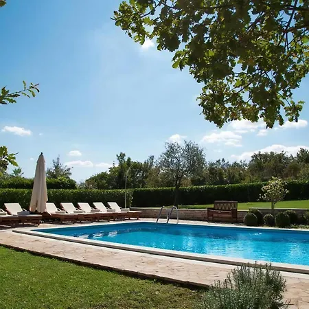 Tatil Evi Mit Garten Und Pool Sowie Herrlicher Aussicht *