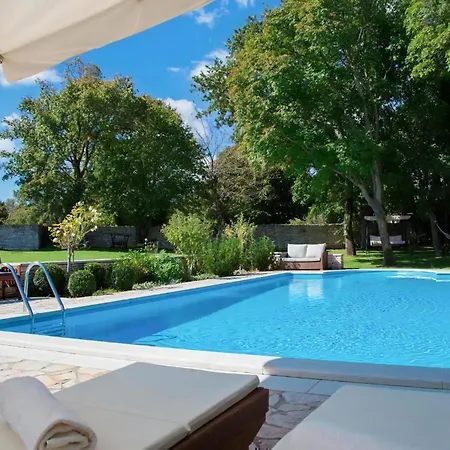 度假居 Mit Garten Und Pool Sowie Herrlicher Aussicht